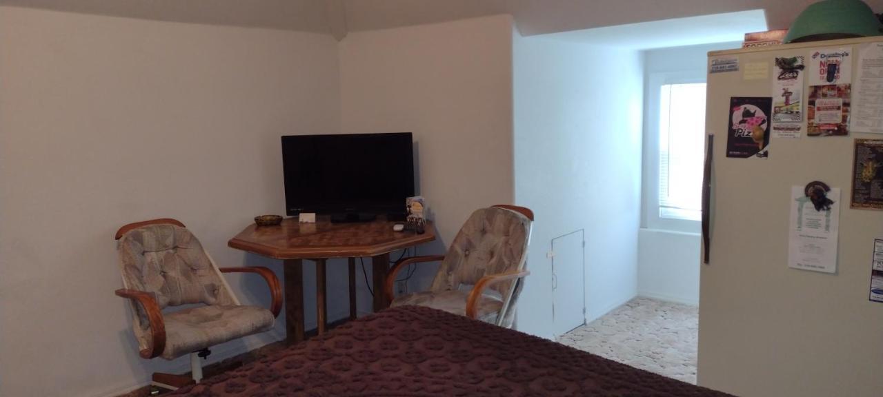 Quiet Upstairs Studio Close To Town 420 Friendly Trinidad Exterior foto